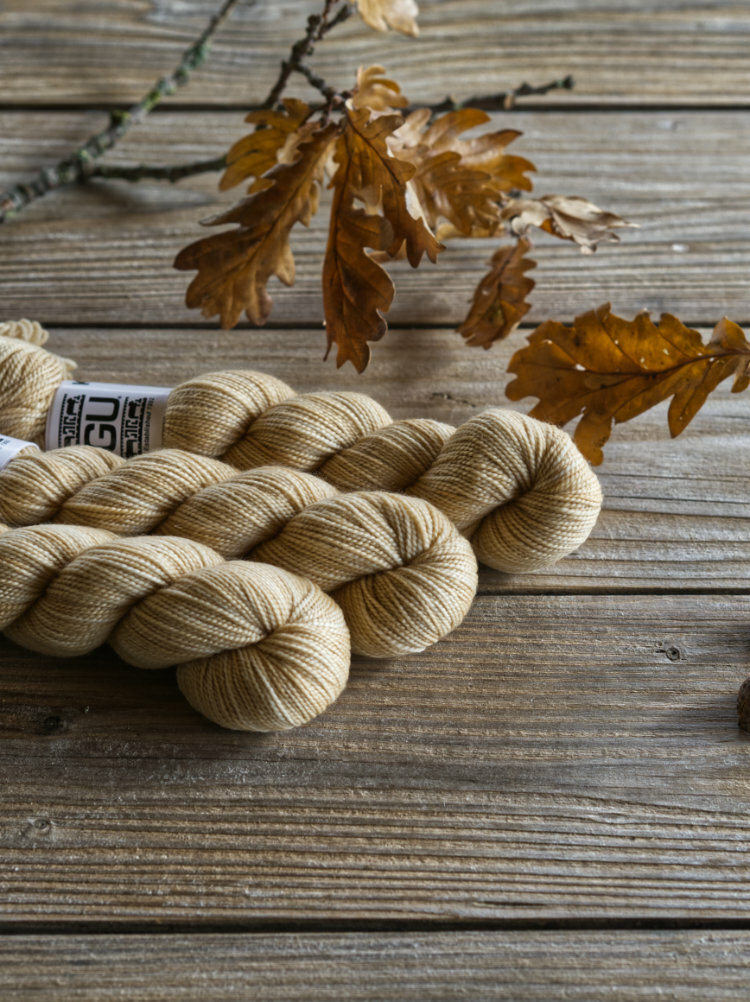 Koigu KPM Zachtgeel