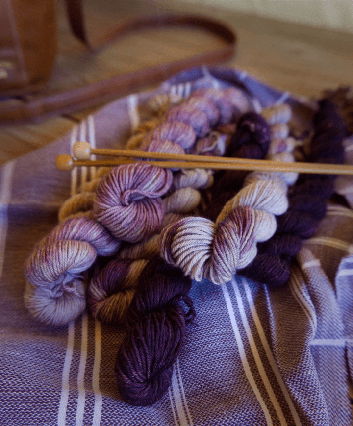 Liefde voor wol Knomad Yasmin – ongeverfd garen in naurel of grijs
