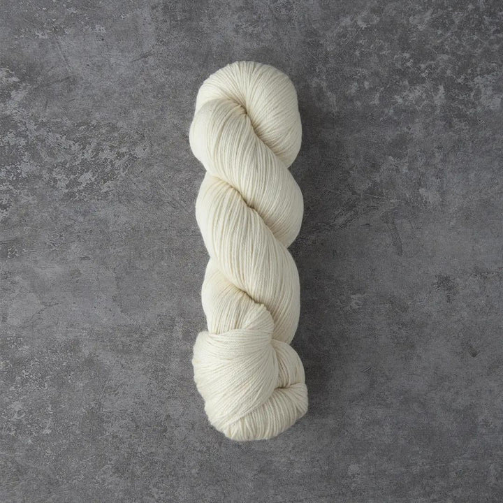 Liefde voor wol Knomad Yasmin – ongeverfd garen in naurel of grijs