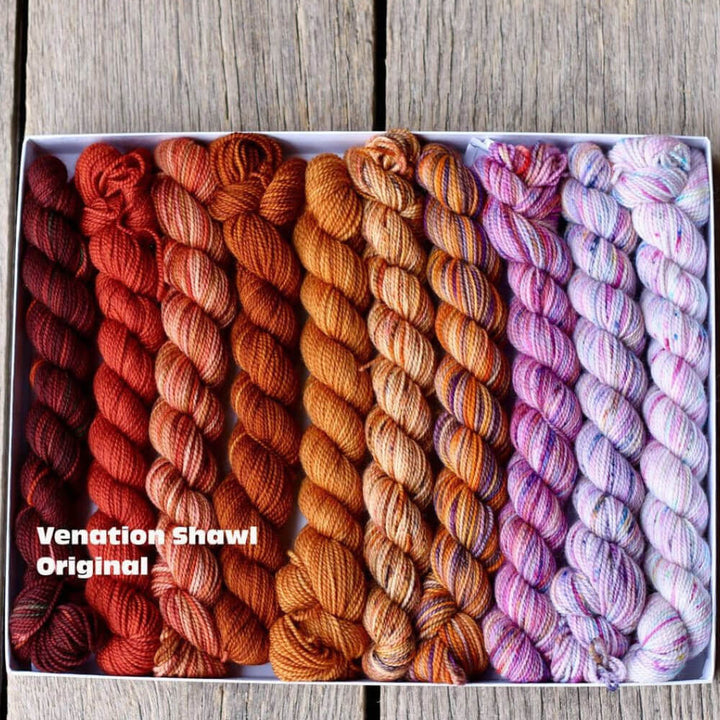 Koigu Wool Designs Venation sjaal kit - potlodenboxen x Ambah: Original