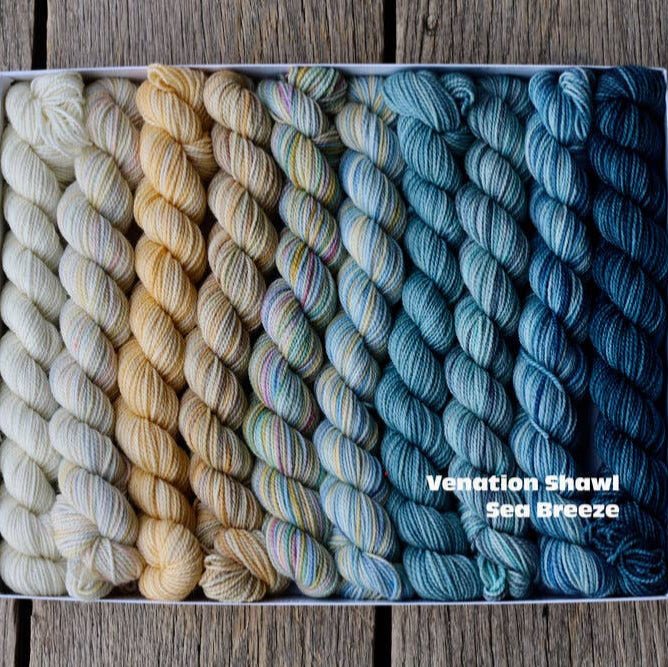 Koigu Wool Designs Venation sjaal kit - potlodenboxen x Ambah: sea breeze